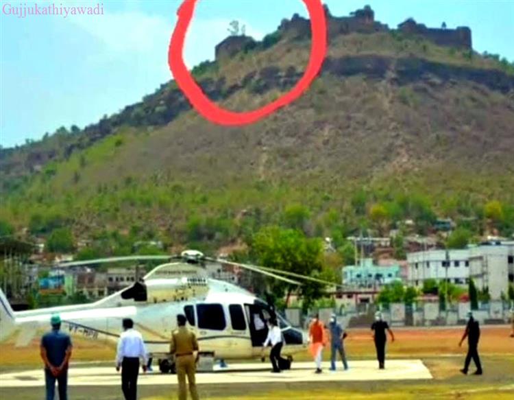  રાયસેનના પ્રાચીન કિલ્લાની ટોચ પર જોવા મળી ॐની આકૃતિ! તસવીરો થઈ વાઈરલ