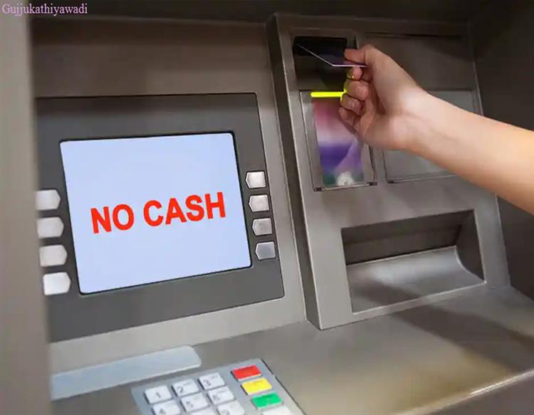 હાશ! ATM નહીં રહે ખાલી:ATMમાંથી રોકડ ખતમ થઇ ગઈ હોય તો 10 કલાકમાં રૂપિયા ભરી દેવા પડશે, નહીંતર RBI બેન્કને કરશે દંડ