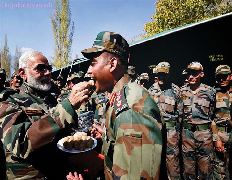  PM મોદીએ દિવાળી પર દેશવાસીઓને શુભકામના પાઠવી, નૌશેરામાં જવાનો સાથે ઉજવણી કરશે