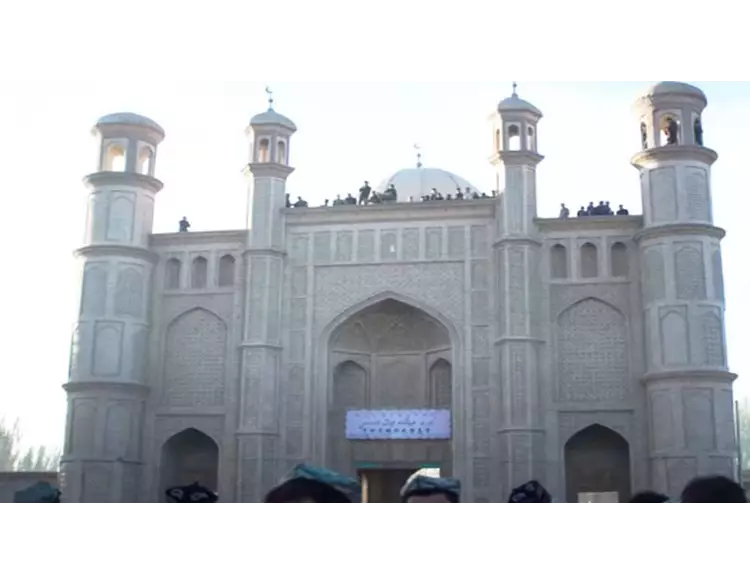 ચીનમાં તોડી પડાઈ પ્રાચીન મસ્જિદો, કતાર, ઈરાન અને પાકિસ્તાને સેવ્યું મૌન