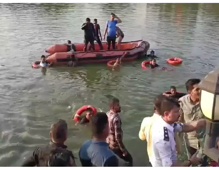 વડોદરાના હરણી તળાવમાં બોટ પલટી જવાની દુર્ઘટનામાં 12 લોકોના મોત