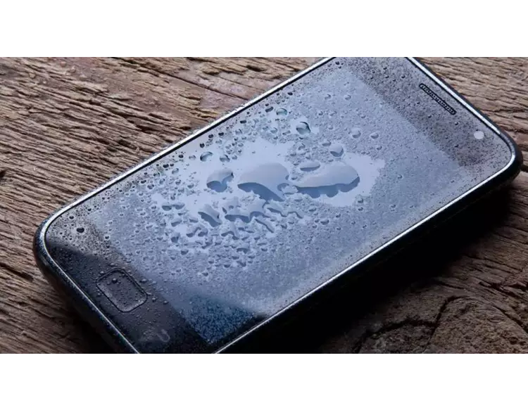Monsoon માં પલળેલા Phone ને કરી લો સેફ, નહીં થાય નુકસાન