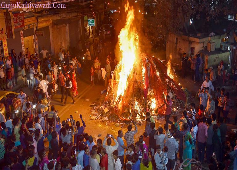 વાઇરસ નો નાશ કરવા પ્રગટાવતી વૈજ્ઞાનિક હોળી નું મહત્વ જાણો....