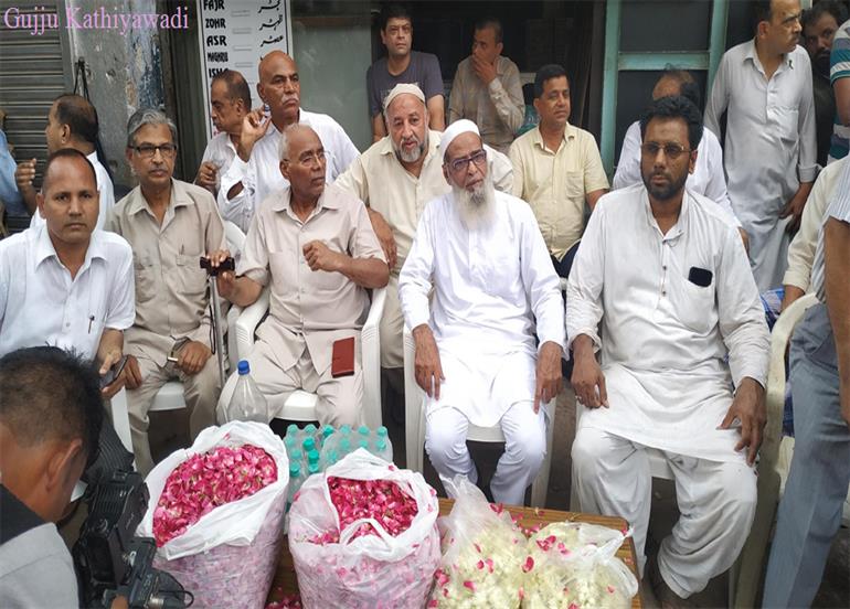 हौज काजी: मंदिर में भगवान लौटे, इलाके में शांति और भाईचारा दिखा