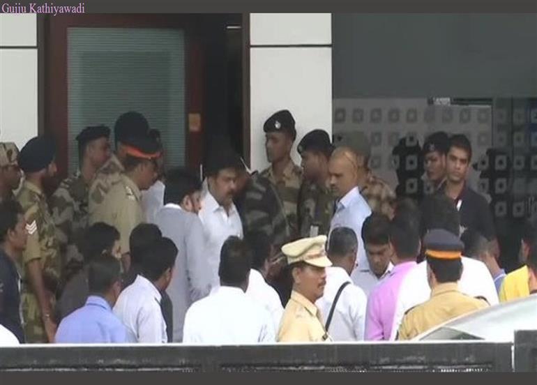 कर्नाटक: बागी विधायकों ने पुलिस से फिर मांगी सुरक्षा, बताया जान को खतरा