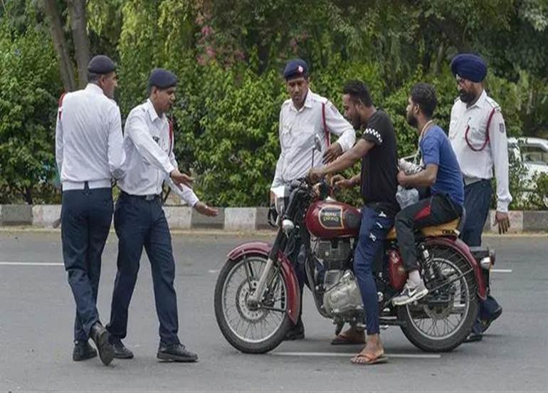 ट्रैफिक पुलिस: चालान के वक्त यह गवाह है जरूरी, नहीं तो कोर्ट में आप ऐसे कर सकते हैं चैलेंज