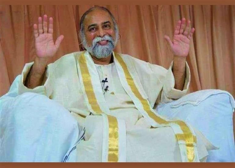 एक क्‍लर्क बन बैठा भगवान, बनाई अरबों की संपत्‍ति, IT को बॉक्स में भरे मिले 93 करोड़ रुपए