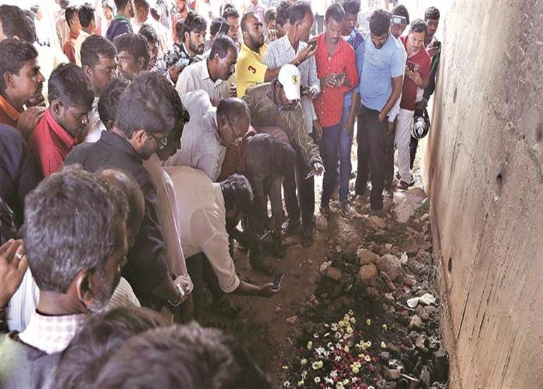 हैदराबाद रेप-मर्डर: पुलिस का दावा- दो आरोपियों ने 9 और महिलाओं को रेप के बाद जलाकर मारा