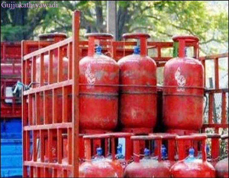 बड़ी खुशखबरी! इतने रुपये तक सस्ता हुआ LPG रसोई गैस सिलेंडर, फटाफट चेक करें नई कीमत