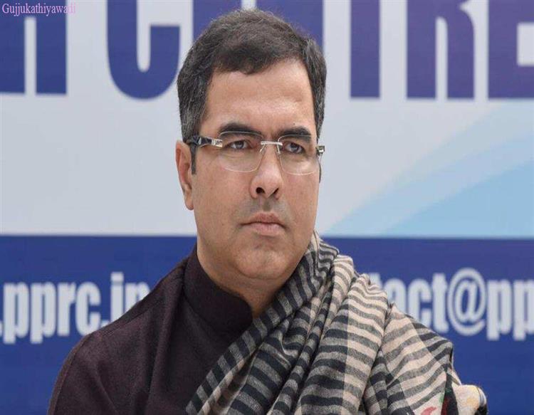 बीजेपी सांसद प्रवेश वर्मा के फिर बिगड़े बोल- राहुल की तुलना कोरोना से, गांधी परिवार को क्वारंटीन में भेजने को कहा