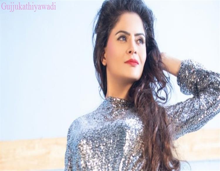 पॉर्न वीडियो शूट करने के आरोप में 'गंदी बात' की एक्ट्रेस गहना वशिष्ठ गिरफ्तार, आज होंगी अदालत में पेश