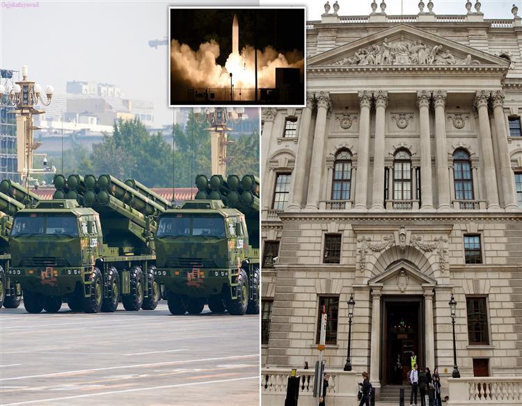 चीन के ल‍िए 'जासूसी' के घेरे में आए ब्रिटेन के 200 टीचर, जेल का खतरा, ऑक्‍सफर्ड भी लपेटे में