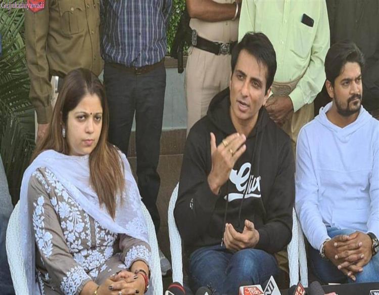  રાજનીતિમાં જોડાવવાને લઇ સોનૂ સૂદે ખોલ્યા પત્તા, કરશે પાર્ટીની જાહેરાત