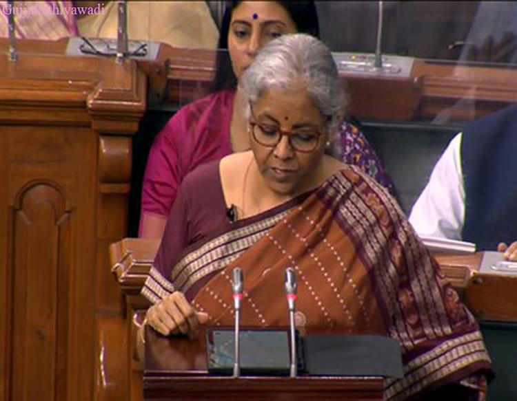  Budget 2022 : સામાન્ય માણસની આશા-અપેક્ષા પર પાણી ફર્યુ