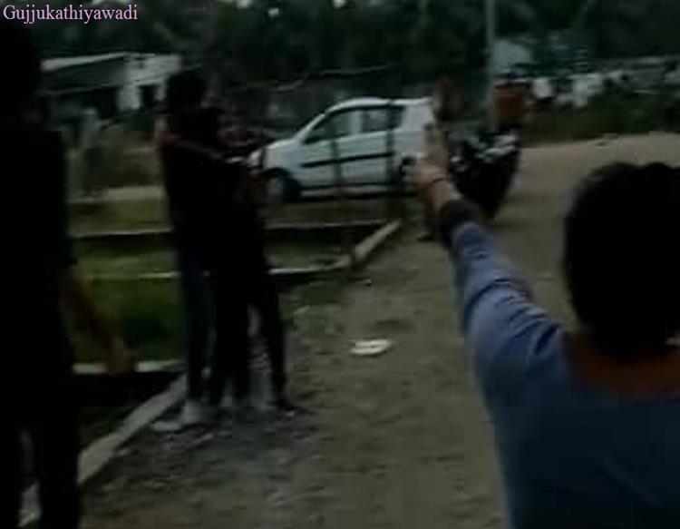  સુરતમાં એકતરફી પ્રેમમાં પાગલ યુવકે ખેલ્યો ખૂની ખેલ, વીડિયો વાયરલ