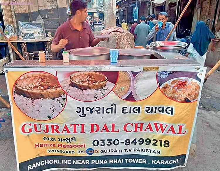  પાકિસ્તાનની દુકાનોમાં લાગ્યા ગુજરાતીમાં બોર્ડ, કારણ જાણી રહેશો દંગ