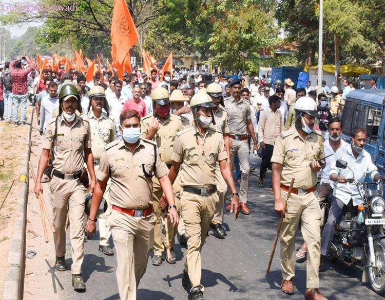  બજરંગ દળના કાર્યકર્તાની હત્યા બાદ શિવમોગામાં ભારેલા અગ્નિ જેવી સ્થિતિ