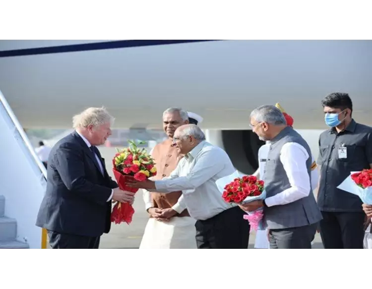  યુકેના PMનું અમદાવાદમાં આગમન, મુખ્યમંત્રી અને રાજ્યપાલ દ્વારા કરાયું સ્વાગત