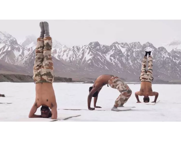 આંતરરાષ્ટ્રીય યોગ દિવસ: ITBPના જવાનોએ 17000 ફૂટની ઊંચાઈએ કર્યો યોગાભ્યાસ