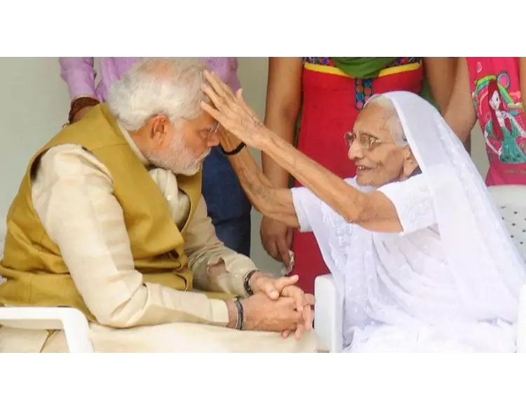 'કામ કરો બુદ્ધિથી, જીવન જીવો શુદ્ધિથી', માતાના નિધન બાદ PMની પહેલી શબ્દાંજલી