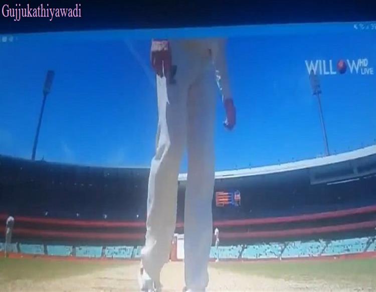 IND v AUS: मैच पलटने के लिए ऑस्ट्रेलिया का पिच पर 'डर्टी गेम', देखिए कैमरे में कैद हुए स्टीव स्मिथ