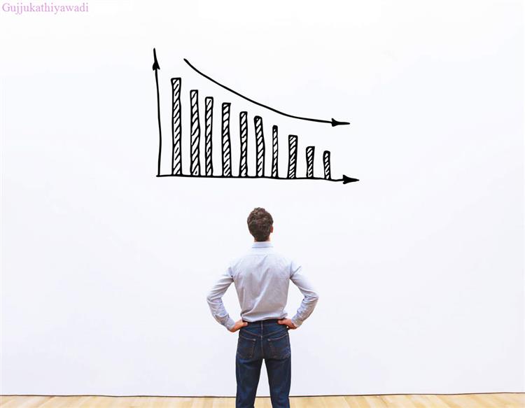 Small Savings: छोटी बचत की योजनाओं के ब्याज पर चली कैंची, जानिए कितना रहा गया