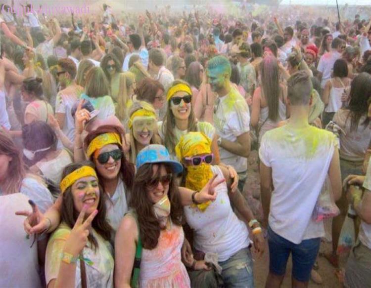  શું તમે જાણો છો રંગોના તહેવારે કેમ સફેદ વસ્ત્રો પહેરવામાં આવે છે?