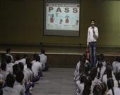 સેફ્ટી સોલ્જર્સઃ આગ સામે વિદ્યાર્થીઓને અવેર કરતાં યુવાનોનું અનોખું ગ્રુપ સેફ્ટી સોલ્જર્સઃ આગ સામે વિદ્યાર્થીઓને અવેર કરતાં યુવાનોનું અનોખું ગ્રુપ